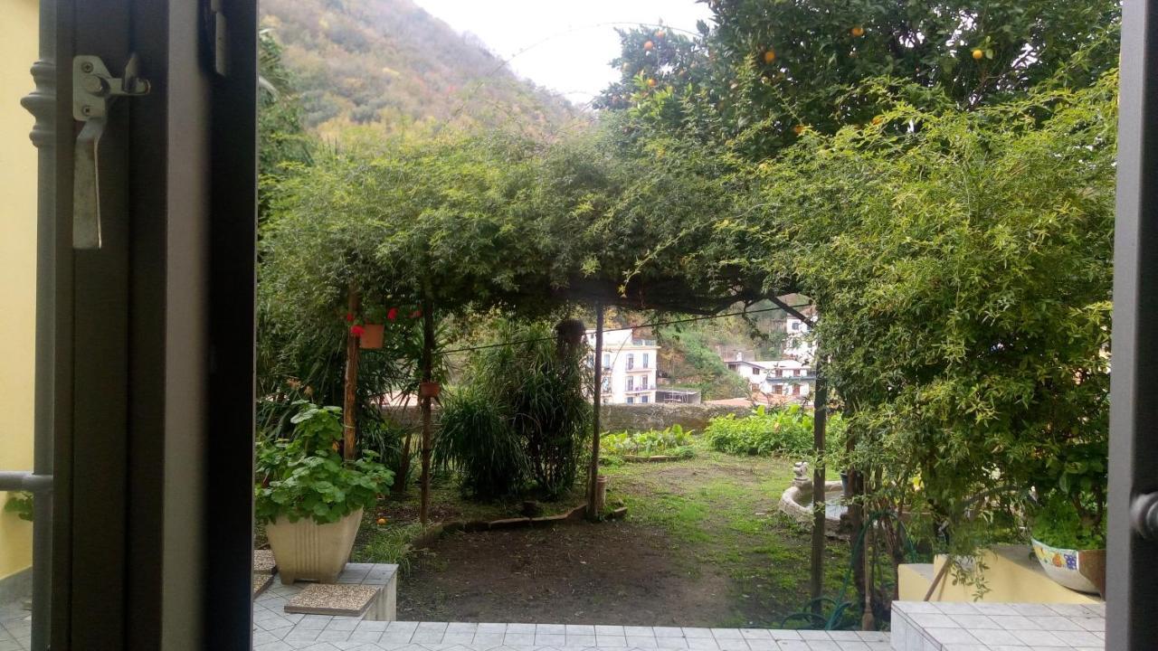 Bed and Breakfast L'Antico Giardino Виетри Экстерьер фото