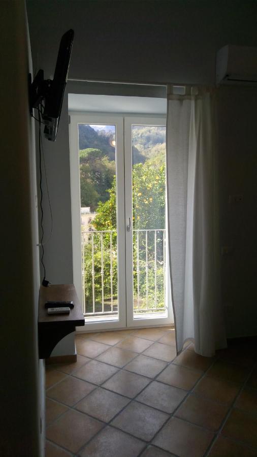 Bed and Breakfast L'Antico Giardino Виетри Экстерьер фото