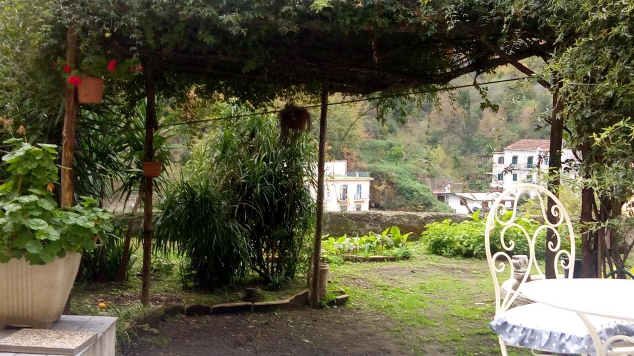 Bed and Breakfast L'Antico Giardino Виетри Экстерьер фото